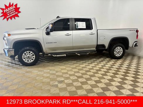 Used 2022 Chevrolet Silverado 2500 LT w/ Convenience Package AWD/4WD image 6