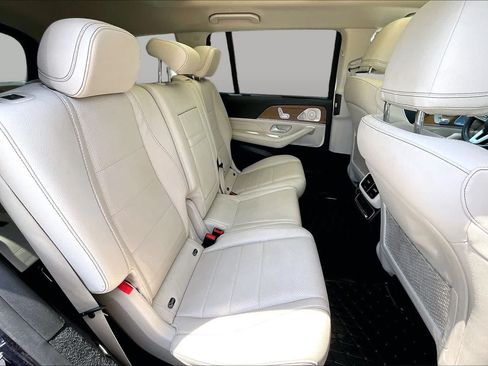 Used 2021 Mercedes-Benz GLS 450 4MATIC image 20