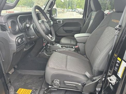 New 2025 Jeep Gladiator Mojave w/ Steel Bumper Group image 9