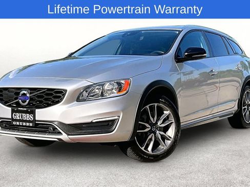 Used 2018 Volvo V60 T5 Cross Country AWD/4WD image 13