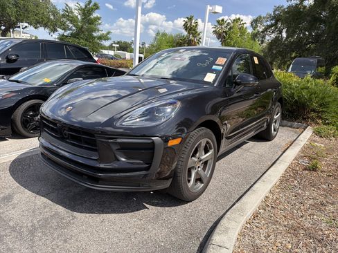 Used 2023 Porsche Macan Turbo AWD/4WD image 4