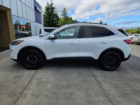 Used 2020 Ford Escape Titanium AWD/4WD image 8