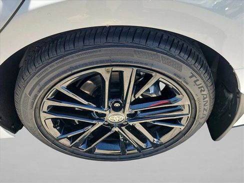 Used 2025 Toyota Camry SE w/ Convenience Package image 12