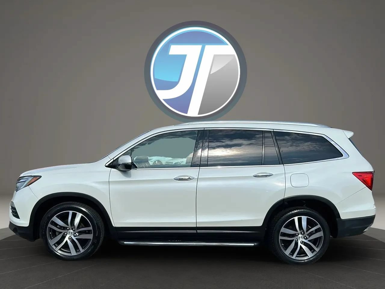 Used 2016 Honda Pilot Touring image 18