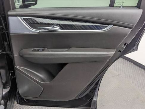 Used 2025 Cadillac XT6 Premium Luxury FWD image 22