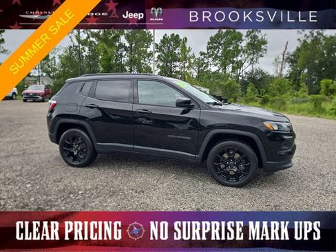 Certified 2025 Jeep Compass Latitude w/ Convenience Group AWD/4WD image 1