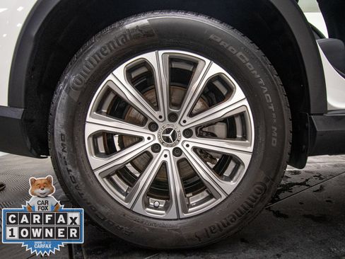 Used 2025 Mercedes-Benz GLC 300 4MATIC image 27