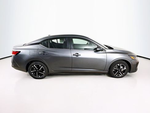 Used 2024 Nissan Sentra SV FWD image 2