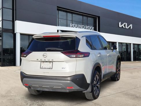 Used 2023 Nissan Rogue SV w/ SV Premium B Package FWD image 6