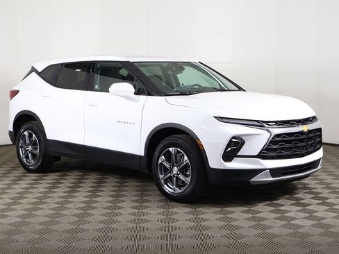 Used 2025 Chevrolet Blazer LT AWD/4WD image 50