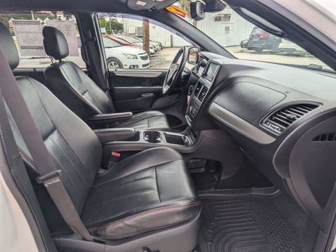 Used 2019 Dodge Grand Caravan GT FWD image 15