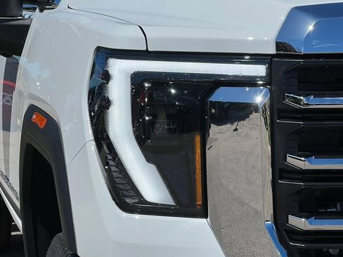 New 2026 GMC Sierra 2500 SLE w/ SLE Value Package; AWD/4WD image 42