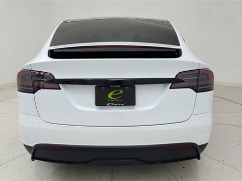 Used 2022 Tesla Model X image 5