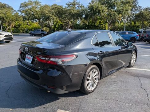 Used 2022 Toyota Camry LE FWD image 4
