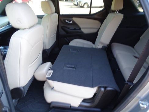 Used 2023 Chevrolet Traverse AWD LS w/ Safety Package image 34