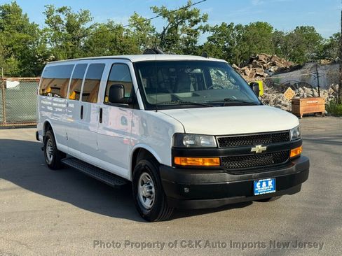 Used 2022 Chevrolet Express 3500 LS RWD image 11
