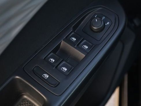 Used 2024 Volkswagen Taos S FWD image 14