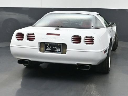 Used 1994 Chevrolet Corvette Coupe RWD image 3