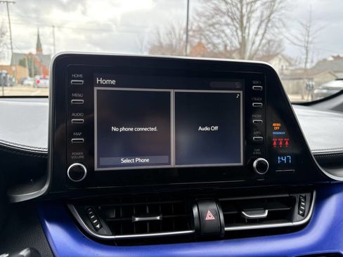 Used 2019 Toyota C-HR LE FWD image 38