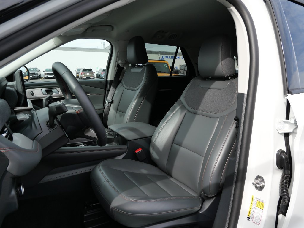Used 2026 Ford Explorer Active w/ Active Comfort Package AWD/4WD image 10