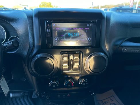 Used 2013 Jeep Wrangler Unlimited Sport image 15