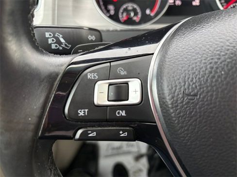 Used 2015 Volkswagen Golf TDI S image 18