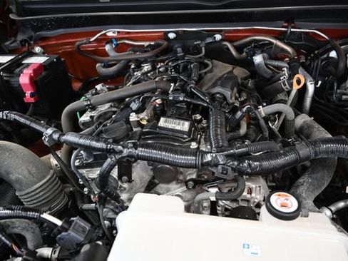 Used 2025 Toyota Tacoma TRD Sport AWD/4WD image 31
