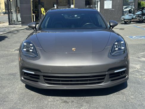 Used 2018 Porsche Panamera 4 image 5