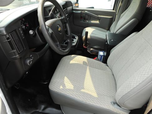 Used 2016 Chevrolet Express 2500 RWD image 13