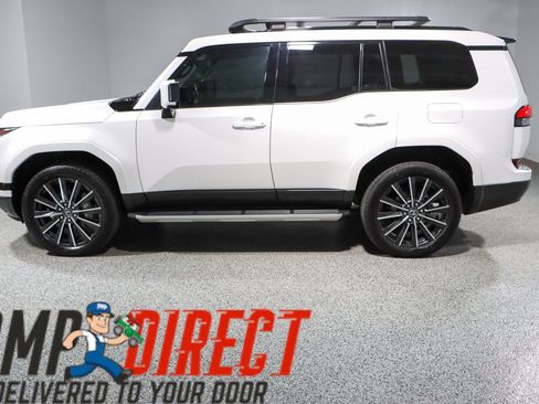 Used 2024 Lexus GX 550 w/ Accessory Package (31) AWD/4WD image 10