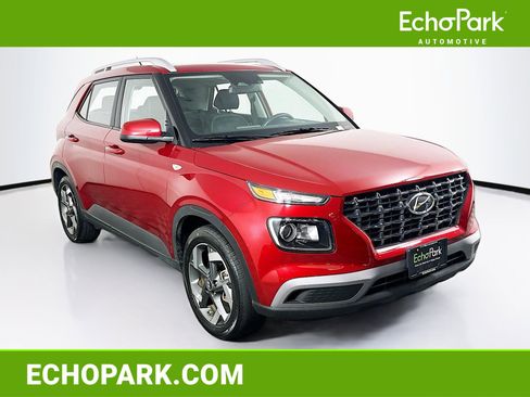 Used 2025 Hyundai Venue SEL FWD image 1