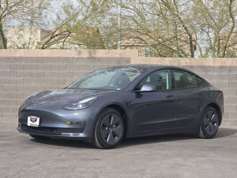 Used 2023 Tesla Model 3 Standard Range image 5