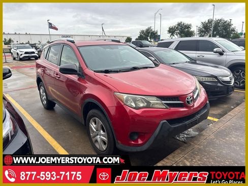 Used 2014 Toyota RAV4 LE FWD image 1