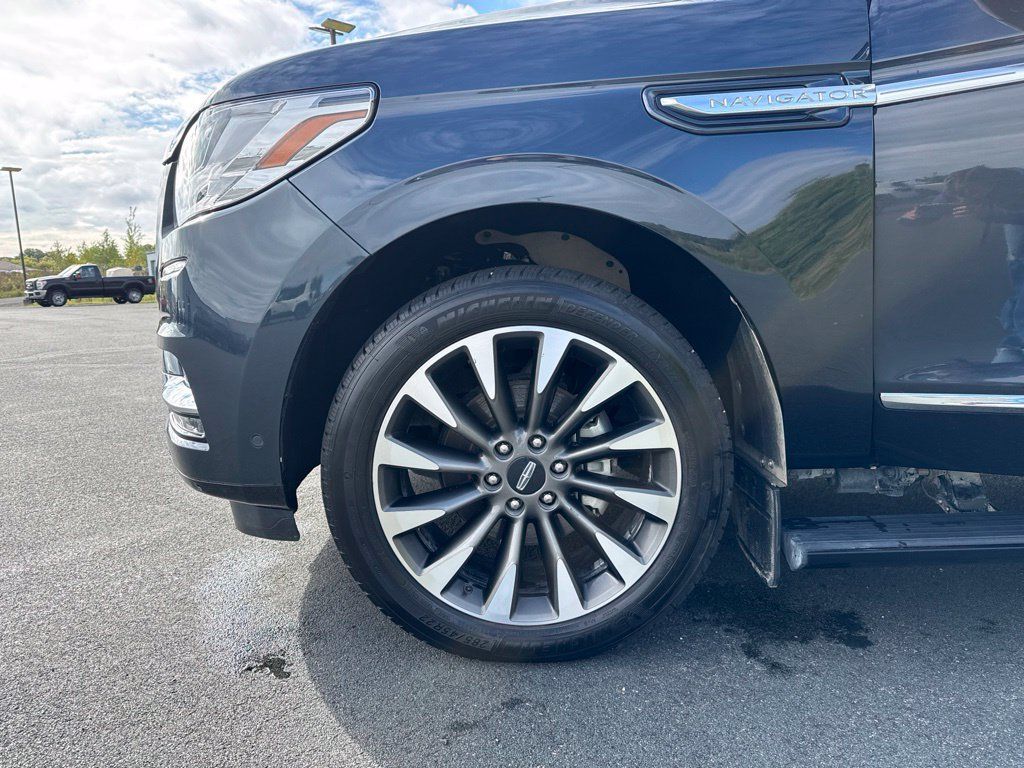 Used 2021 Lincoln Navigator L Reserve w/ Luxury Package AWD/4WD image 41