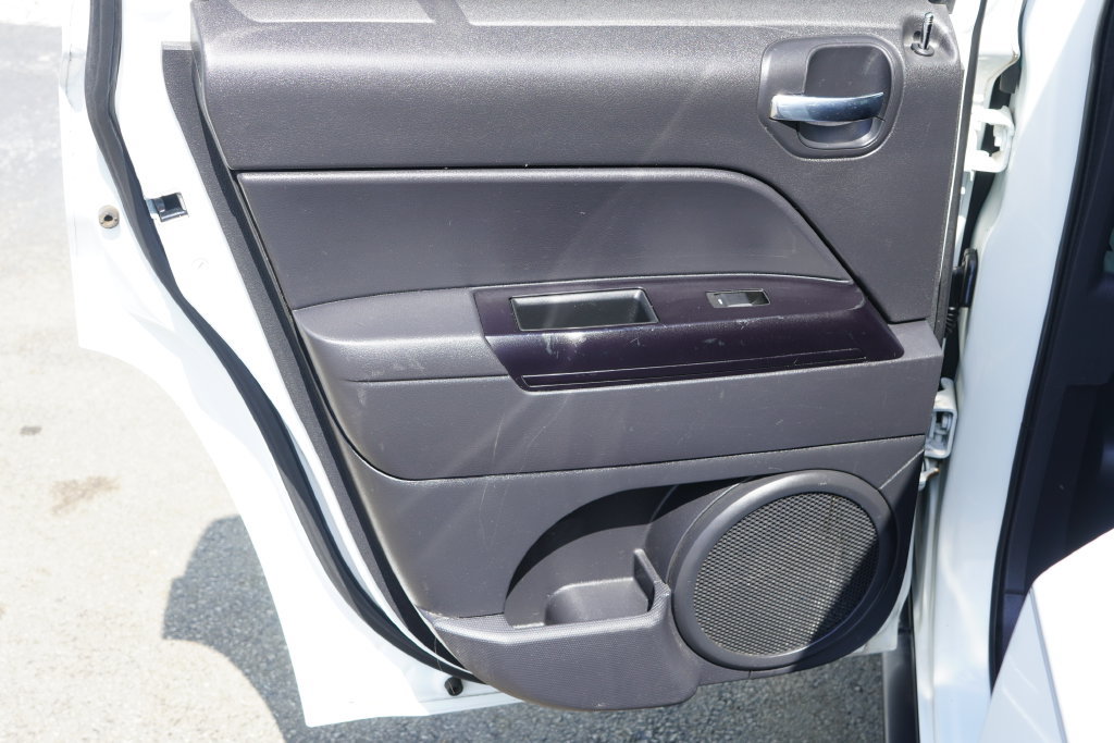 Used 2015 Jeep Patriot Sport w/ Power Value Group FWD image 24