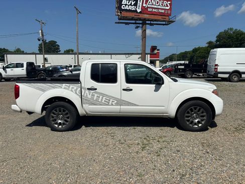 Used 2012 Nissan Frontier SV w/ Sport Appearance Pkg RWD image 5