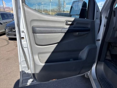 Used 2013 Nissan NV 3500 SL w/ Technology Pkg image 22