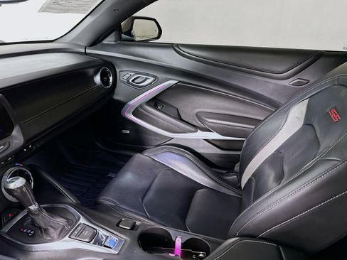 Used 2020 Chevrolet Camaro SS image 25