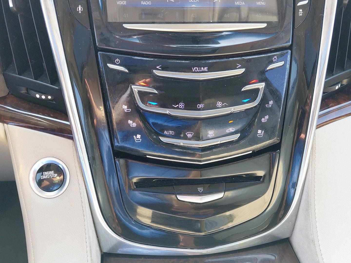 Used 2015 Cadillac Escalade Luxury AWD/4WD image 33