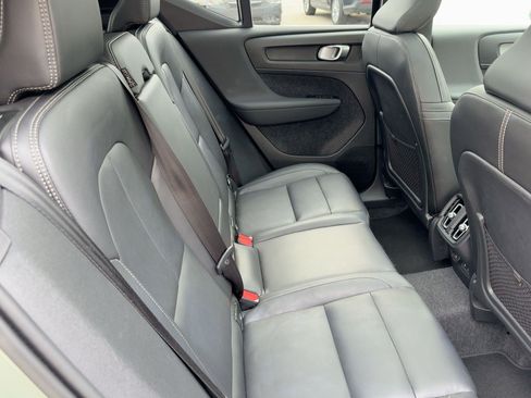 Certified 2025 Volvo XC40 B5 Plus image 23