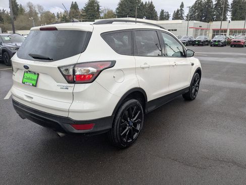 Used 2017 Ford Escape Titanium AWD/4WD image 6