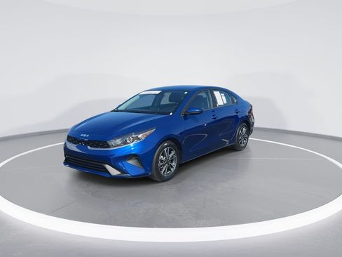 Used 2024 Kia Forte LXS FWD image 4