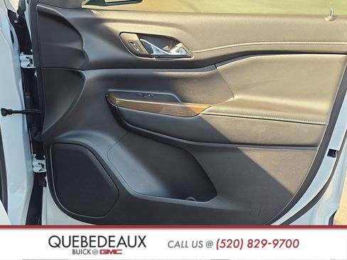 Used 2023 GMC Acadia SLE w/ Elevation Edition FWD image 28