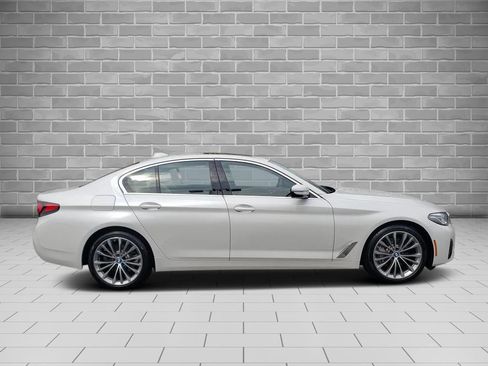 Used 2023 BMW 530i xDrive w/ Premium Package AWD/4WD image 4