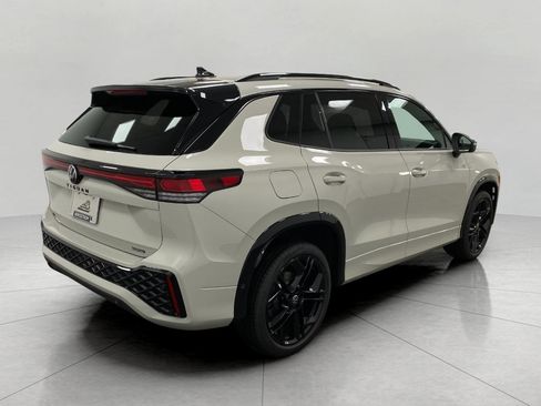 New 2026 Volkswagen Tiguan SE R-Line AWD/4WD image 3