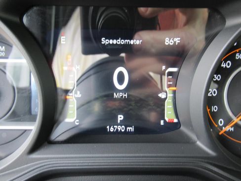 Used 2026 Jeep Gladiator Mojave AWD/4WD image 27