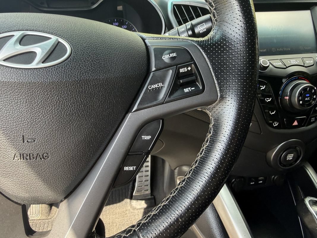 Used 2016 Hyundai Veloster Turbo FWD image 24
