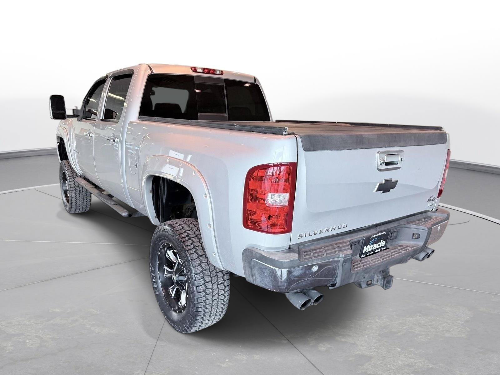 Used 2014 Chevrolet Silverado 2500 LTZ w/ LTZ Plus Package AWD/4WD image 4