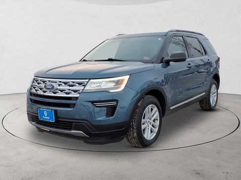 Used 2018 Ford Explorer XLT image 1