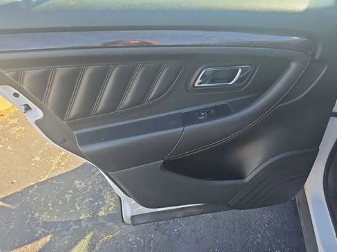 Used 2014 Ford Taurus Limited image 19
